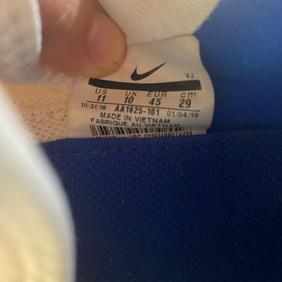 Nike Air Max React - Picture 3 of 4